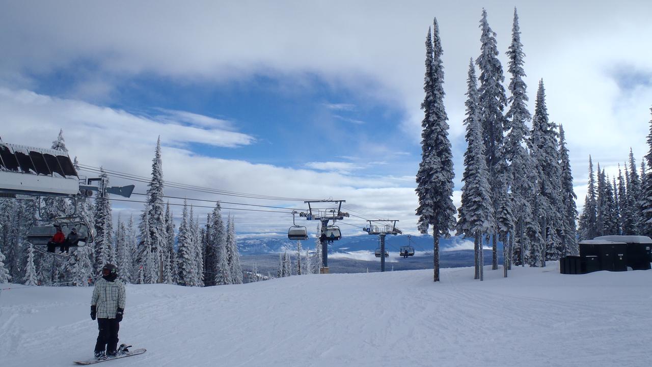The Burfield Hotel Sun Peaks Luaran gambar