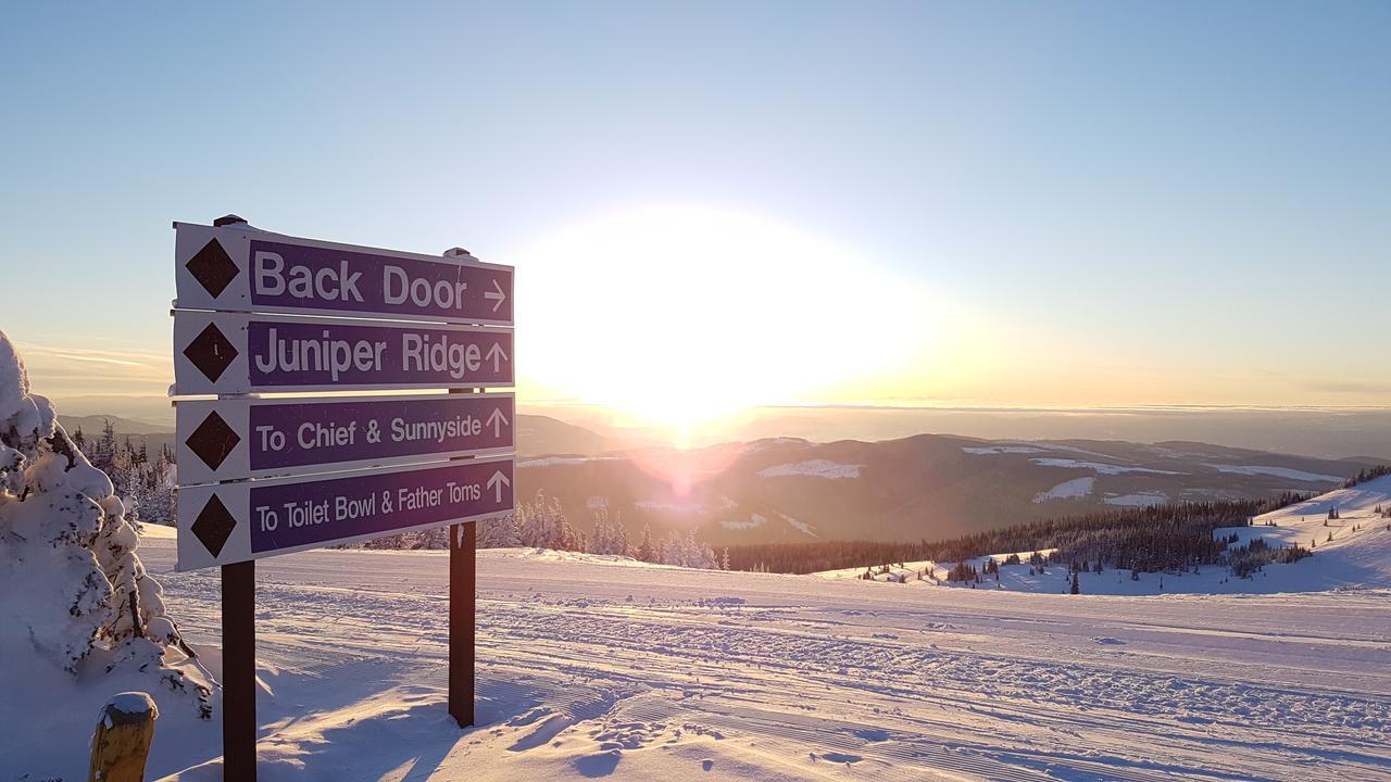 The Burfield Hotel Sun Peaks Luaran gambar
