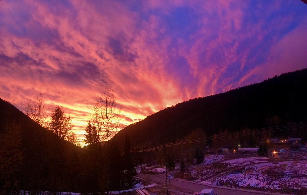 The Burfield Hotel Sun Peaks Luaran gambar