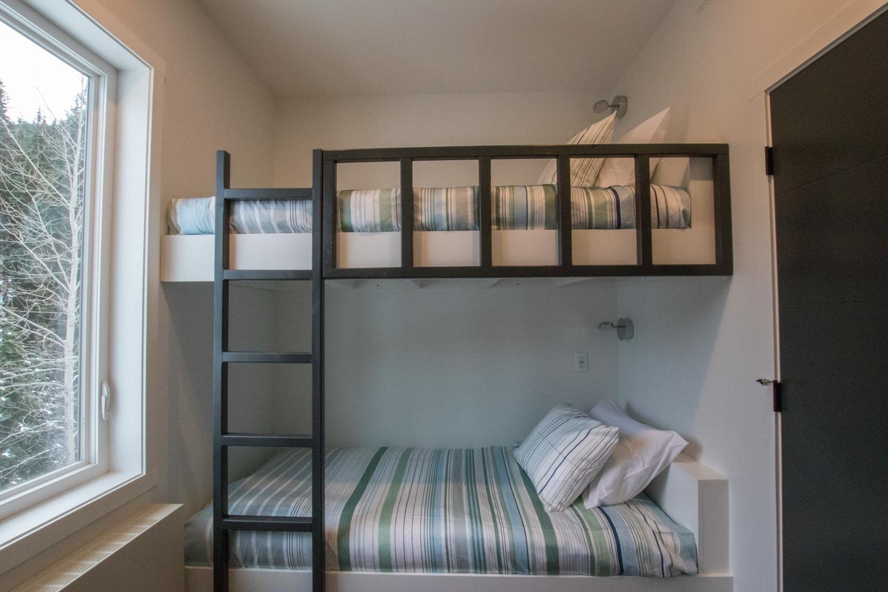 The Burfield Hotel Sun Peaks Luaran gambar
