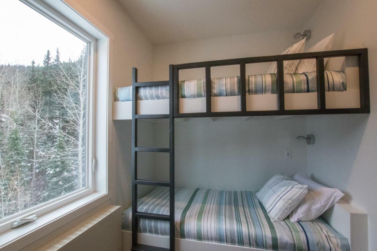 The Burfield Hotel Sun Peaks Luaran gambar